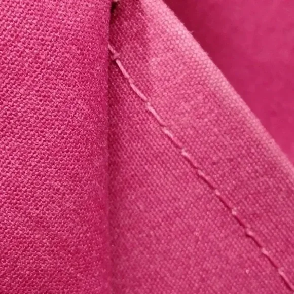 AUTHENTICATED Louis Vuitton Bellevue PM, Red Vernis w/Dust Cover - Picture 3 of 6